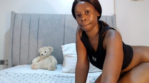 sexymonalisa1 online show from June 16, 6:25 am