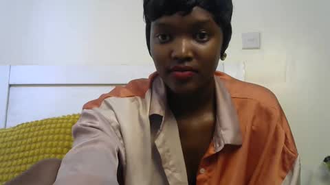 Snapshot of sexypetite_lee chatting on October 26, 11:49 am Lee online show from October 26, 11:49 am