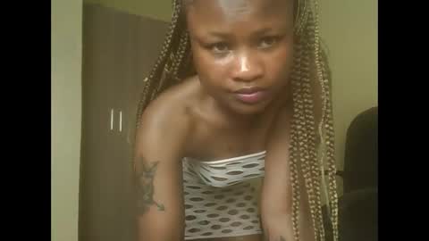 queenivy online show from November 4, 3:00 am