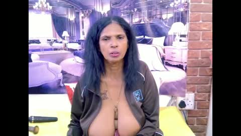 sexyva4u2luv online show from June 29, 11:21 am