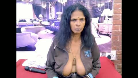 sexyva4u2luv online show from July 2, 5:35 am