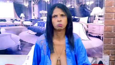 sexyva4u2luv online show from June 23, 5:38 am