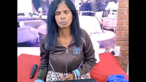 sexyva4u2luv online show from July 3, 6:08 am