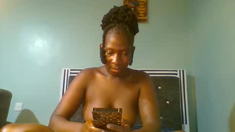 VIVIAN online show from March 8, 8:02 pm