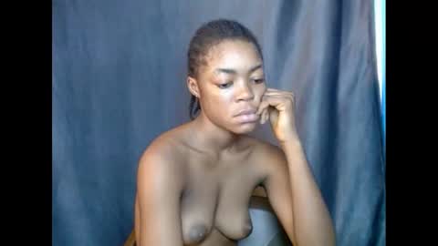 Snapshot of sexyxbunnyxx chatting on March 5, 7:27 am Blue online show from March 5, 7:27 am