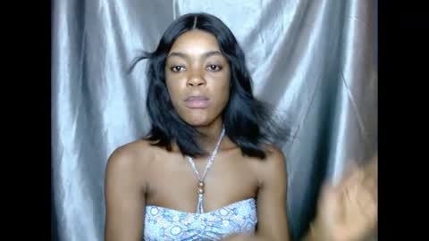 Snapshot of sexyxbunnyxx chatting on February 17, 6:50 pm Blue online show from February 17, 6:50 pm