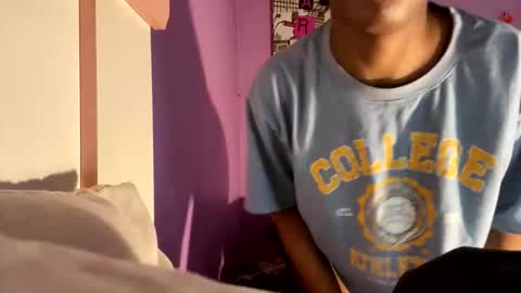 Snapshot of sexyzoey_ chatting on October 16, 5:15 pm sexyzoey_ online show from October 16, 5:15 pm