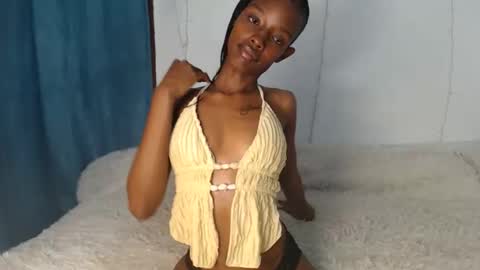 sexyzuriel online show from June 9, 9:03 pm