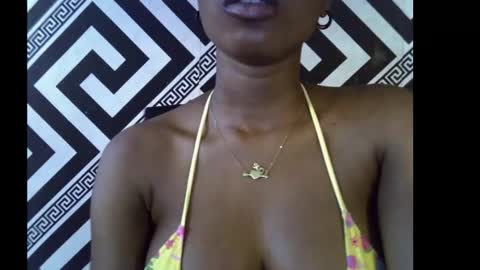 Snapshot of sezy_petite chatting on October 2, 9:31 pm Wealth online show from October 2, 9:31 pm