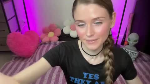 shadebabe online show from August 8, 12:07 am
