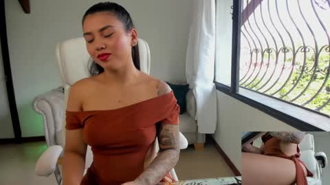 Snapshot of shanabellucy chatting on December 9, 3:33 pm onlyfans shanabellucy online show from December 9, 3:33 pm