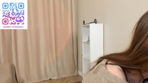 me name is Mia online show from February 20, 5:14 pm