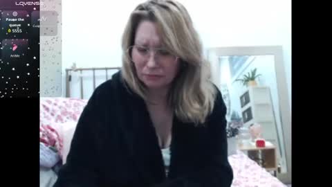 Shannon07 online show from May 12, 2:53 am