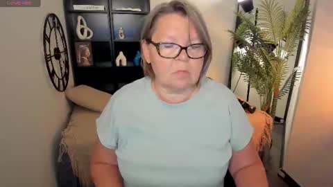 Shannon online show from August 4, 5:02 am