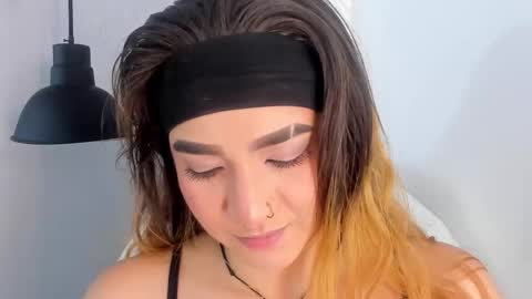 Shanntal  online show from October 14, 8:11 pm