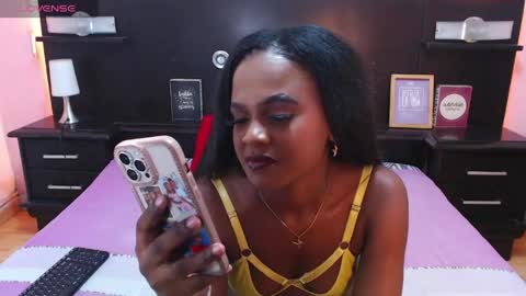 shannysweett online show from May 1, 7:33 am