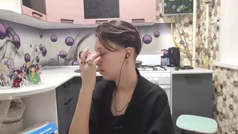 Sara online show from June 12, 5:54 pm