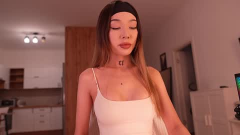 Snapshot of sharlin_13 chatting on September 10, 12:38 pm Sharlin online show from September 10, 12:38 pm