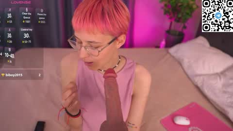 Snapshot of sharliweow chatting on October 16, 1:47 pm Sharli online show from October 16, 1:47 pm