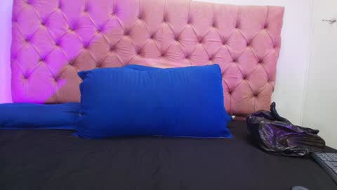 Sharlott online show from January 11, 1:22 pm