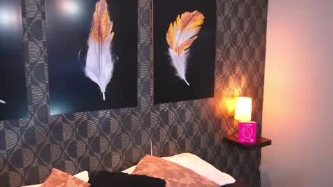 Sharom  online show from July 23, 7:11 pm