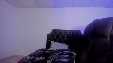 sharon_doll_ online show from October 19, 5:09 am