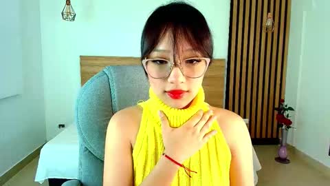 sharon_rosse__ online show from March 17, 7:40 pm