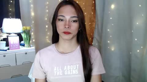 Snapshot of shawntel_cutiee chatting on December 3, 3:18 am shawniee 3 online show from December 3, 3:18 am