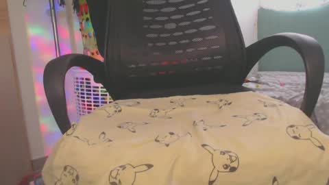 Shayna online show from June 20, 9:29 pm