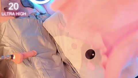 INDEPENDENT MODEL  ITS JUST YOU  ME online show from November 22, 8:50 am