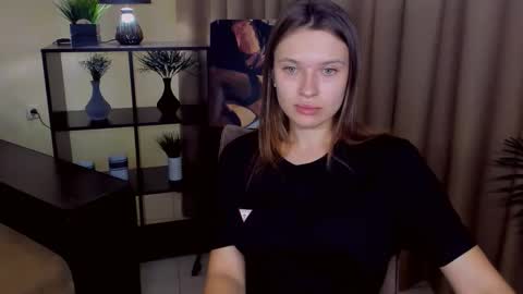 Snapshot of sheillatyler chatting on October 14, 9:23 am Alexis online show from October 14, 9:23 am