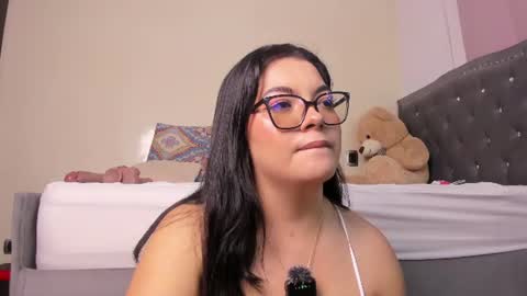 S H E L L  online show from June 29, 11:04 pm