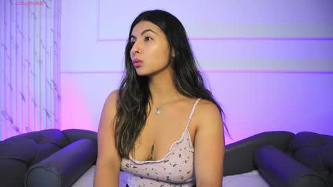 Snapshot of shelleymorell chatting on December 11, 12:23 pm Transmission schedule Monday - Friday 715 am to 200 pm time Colombia online show from December 11, 12:23 pm