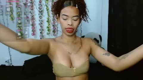 Shenna online show from November 22, 1:58 pm