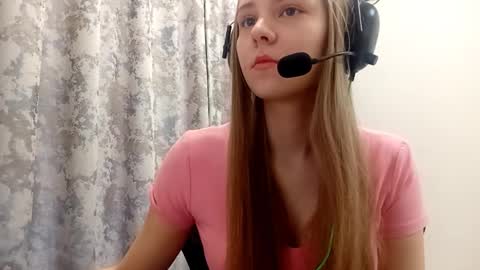 Lisa online show from December 2, 6:15 am