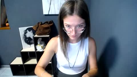 Jesica online show from August 4, 6:52 am