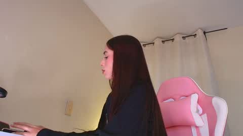  kendal  online show from October 23, 2:12 pm