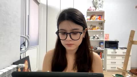 Marie online show from March 15, 1:57 pm