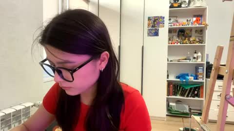 Marie online show from May 5, 2:20 pm