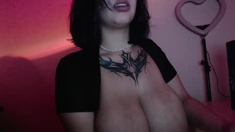 Shopie Hank  online show from December 7, 2:53 am