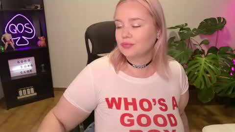 Mimi   online show from July 18, 6:32 pm