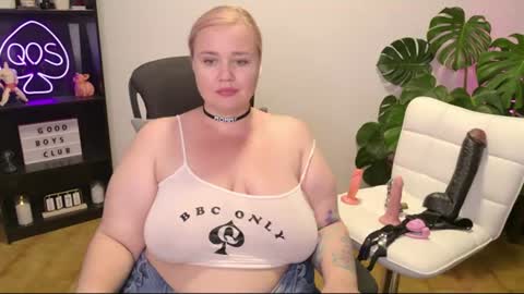 Mimi   online show from June 17, 8:32 pm