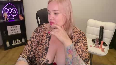 Mimi   online show from June 15, 6:52 pm