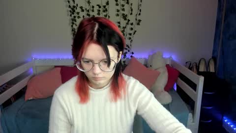 shy_elina01 online show from November 24, 10:50 am