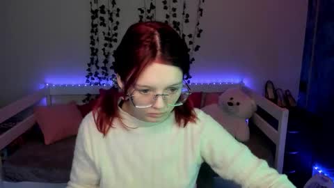 shy_elina01 online show from November 12, 10:46 am