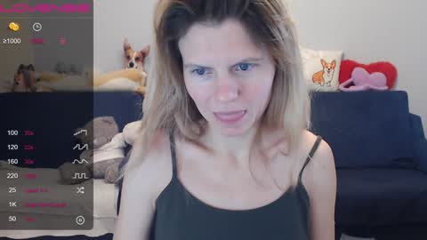 Snapshot of shy_moony chatting on December 14, 7:46 pm just Alex online show from December 14, 7:46 pm