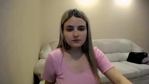 shy_sabrina_ online show from May 14, 5:19 pm