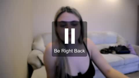 shy_sabrina_ online show from May 12, 4:13 pm