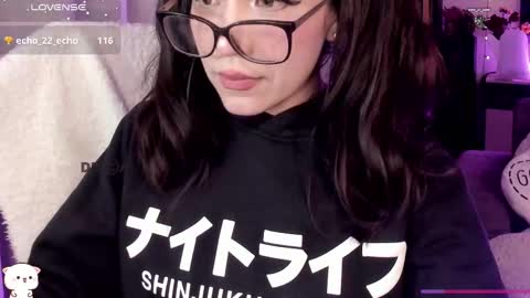 Snapshot of shyangie24 chatting on October 22, 5:45 am Angeline 3 independent come here when am horny... online show from October 22, 5:45 am