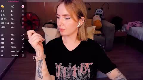 Effie online show from March 12, 6:53 pm